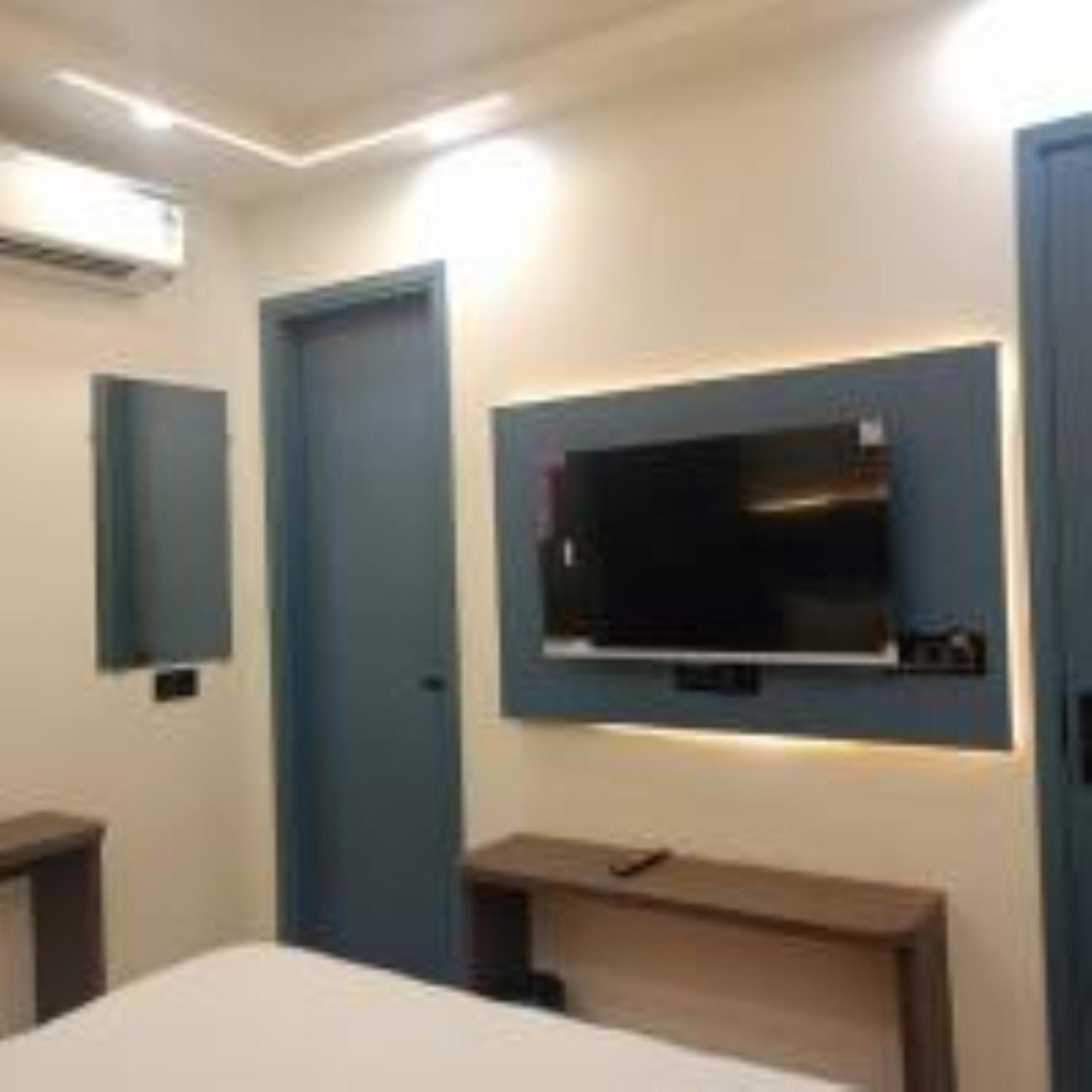 The C G Just A Minute Away From Railway Station And Connaught Place Hotel New Delhi