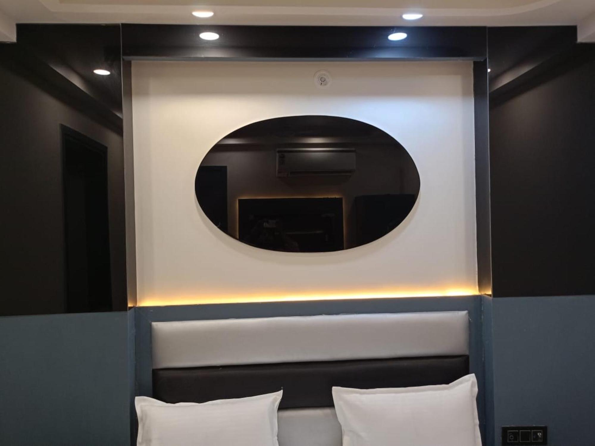 The C G Just A Minute Away From Railway Station And Connaught Place 3* New Delhi
